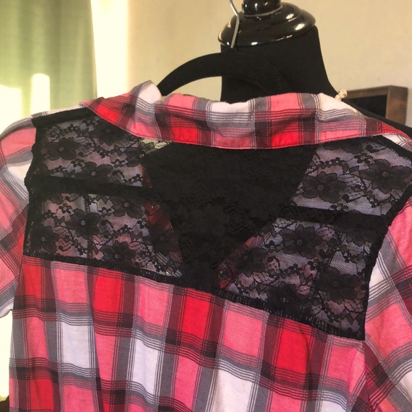Soft plaid button up tee in Great Condition • Lrg - Picture 4 of 4